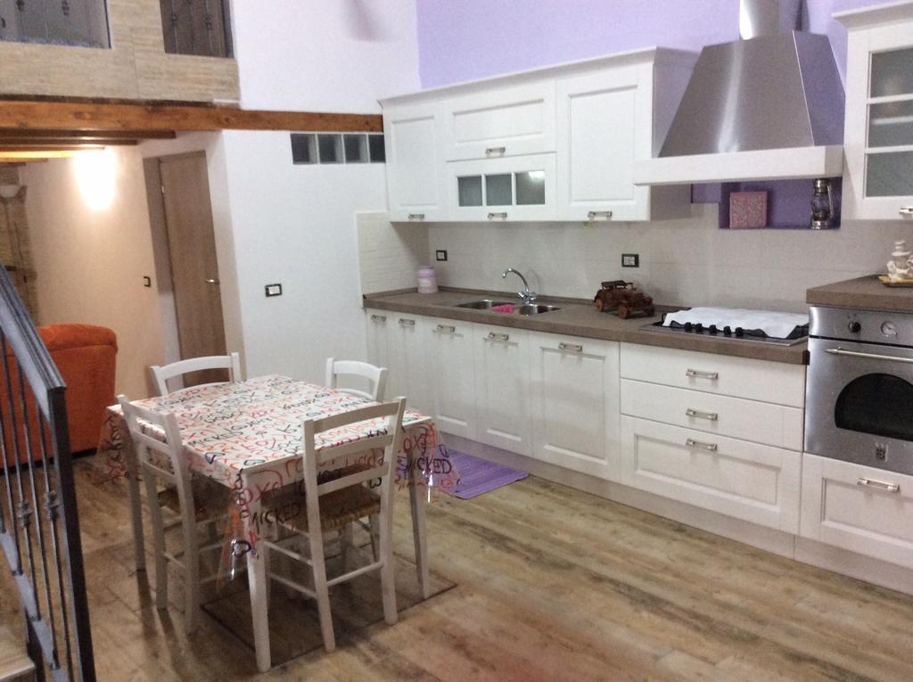 Monolocale Per Vacanze Apartment Castellammare del Golfo Ruang foto
